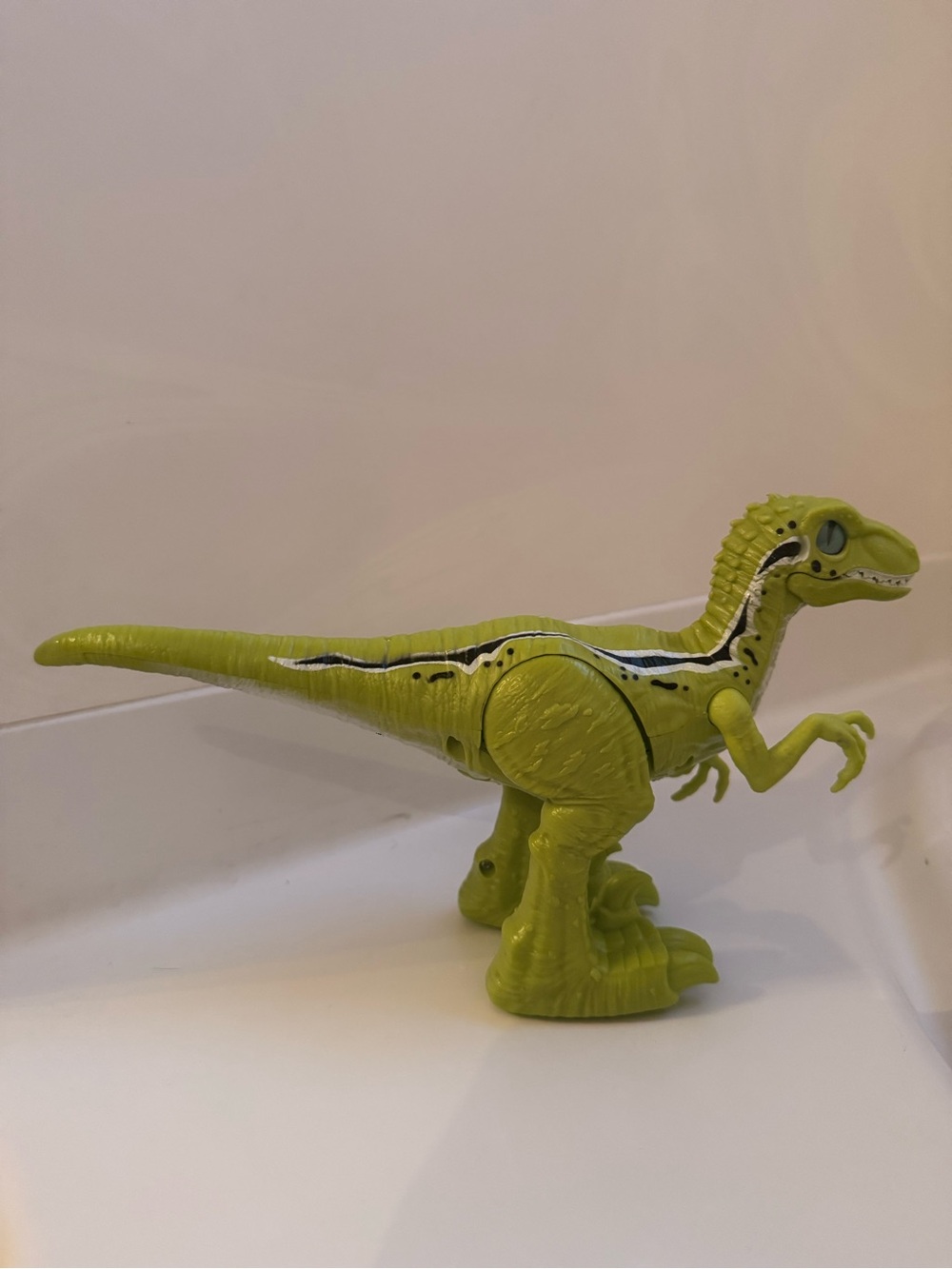 Robo Alive Rampaging Green Raptor Dinosaur Toy - Picture 2 of 3